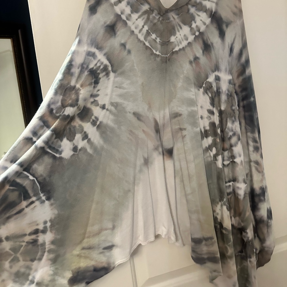 Brightly Twisted tie dyed cape. So soft and comfy. Worn one time. Flowy feel. OS